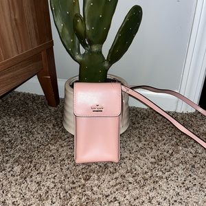 NWT Kate Spade phone/card cross body